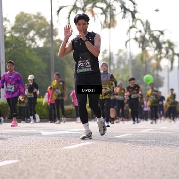 Runner Photo 6571069