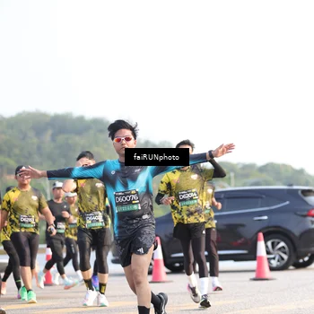 Runner Photo 6571098