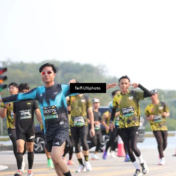 Runner Photo 6571234