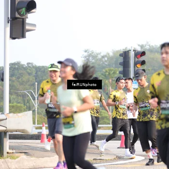 Runner Photo 6571675