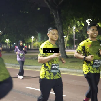 Runner Photo 6573135