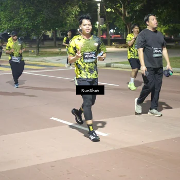 Runner Photo 6574003