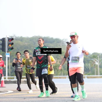 Runner Photo 6574381