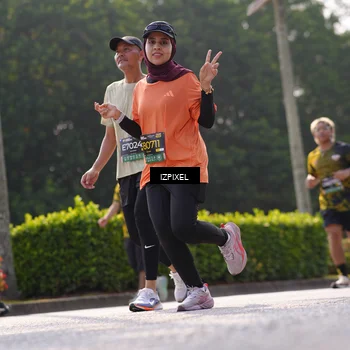 Runner Photo 6574399
