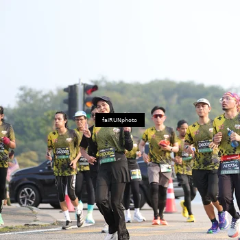 Runner Photo 6576003