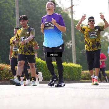 Runner Photo 6582343