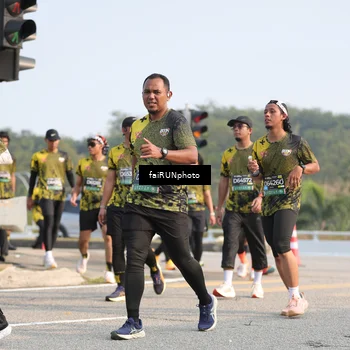 Runner Photo 6585017