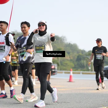 Runner Photo 6587468