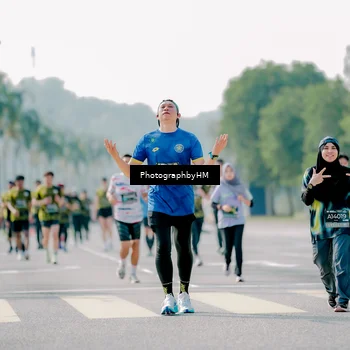Runner Photo 6587973