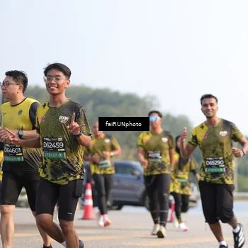Runner Photo 6588023