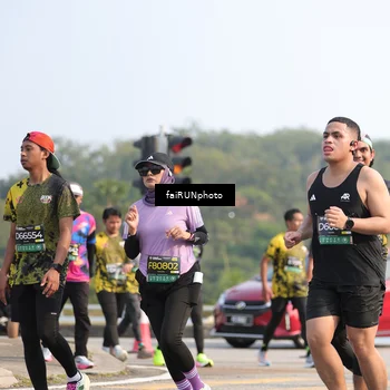 Runner Photo 6588343