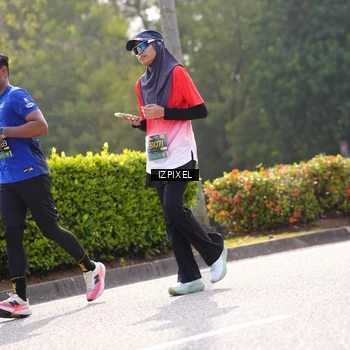 Runner Photo 6588476