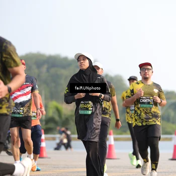 Runner Photo 6589345