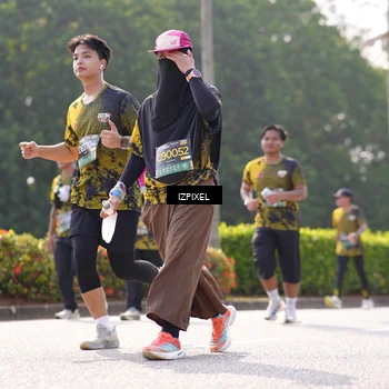 Runner Photo 6590476