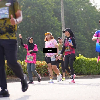 Runner Photo 6590654