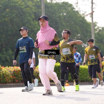 Runner Photo 6590878