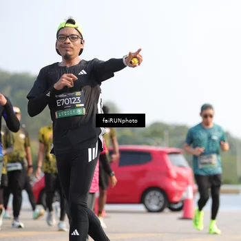 Runner Photo 6592024