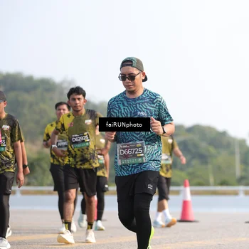 Runner Photo 6592105
