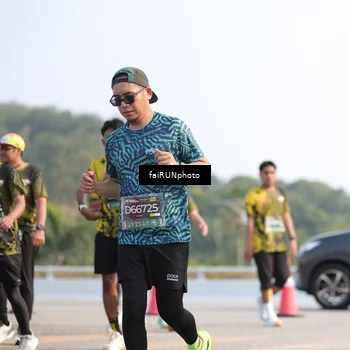 Runner Photo 6592136
