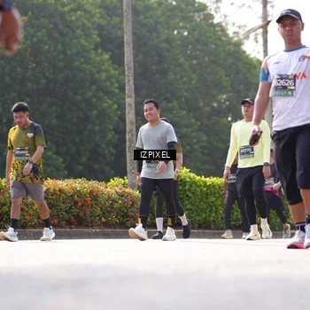 Runner Photo 6592140