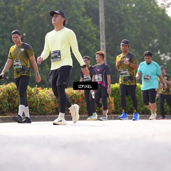 Runner Photo 6592211