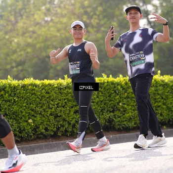 Runner Photo 6592593