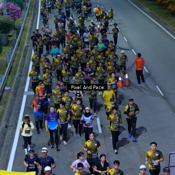 Runner Photo 6593051