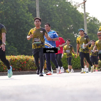 Runner Photo 6593158