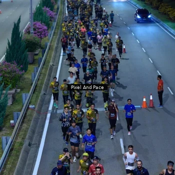 Runner Photo 6596751