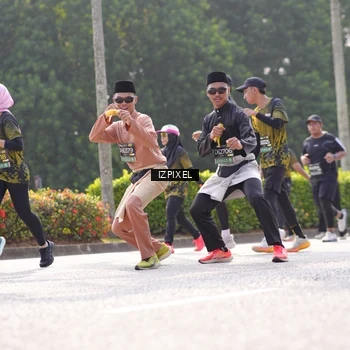 Runner Photo 6598010