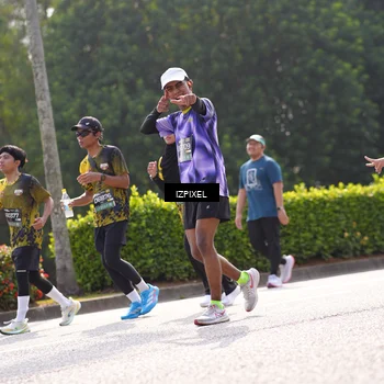Runner Photo 6598311