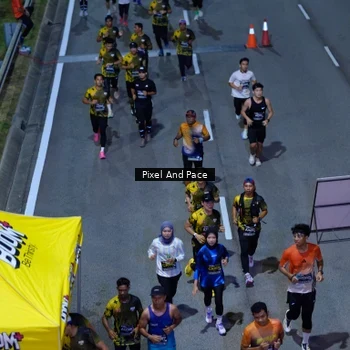 Runner Photo 6598670