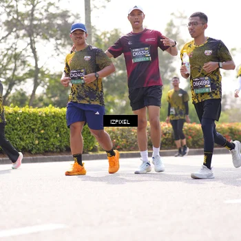 Runner Photo 6598872