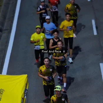 Runner Photo 6600035