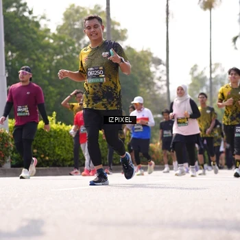 Runner Photo 6600057