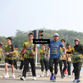 Runner Photo 6601059