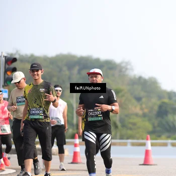 Runner Photo 6601695