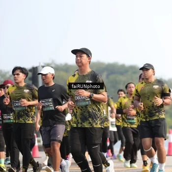 Runner Photo 6602011