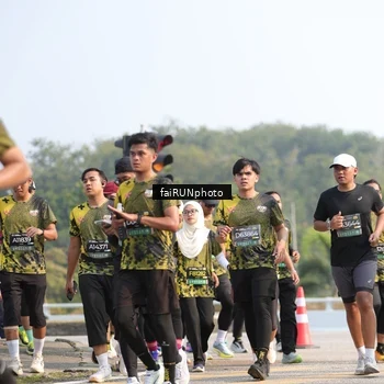Runner Photo 6602013