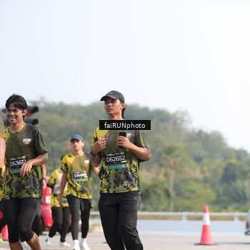 Runner Photo 6603035