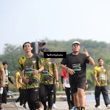 Runner Photo 6604102