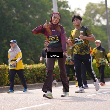 Runner Photo 6604210