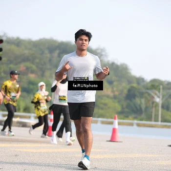 Runner Photo 6605973