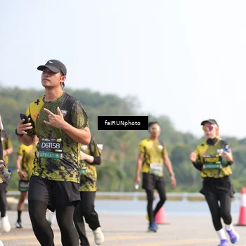 Runner Photo 6606022
