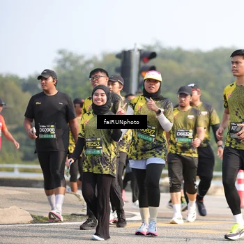 Runner Photo 6608000