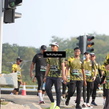 Runner Photo 6608006