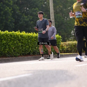 Runner Photo 6609595