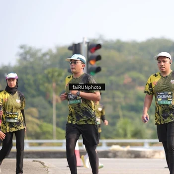 Runner Photo 6609695