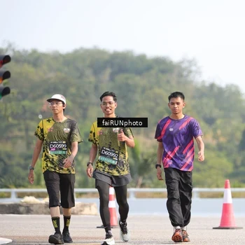 Runner Photo 6609772