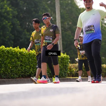 Runner Photo 6609993